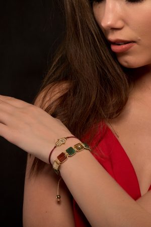 Šnúrkový náramok Ruka Hamsa červená