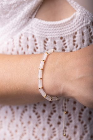 Dámsky náramok z mliečneho krištáľu – valčeky